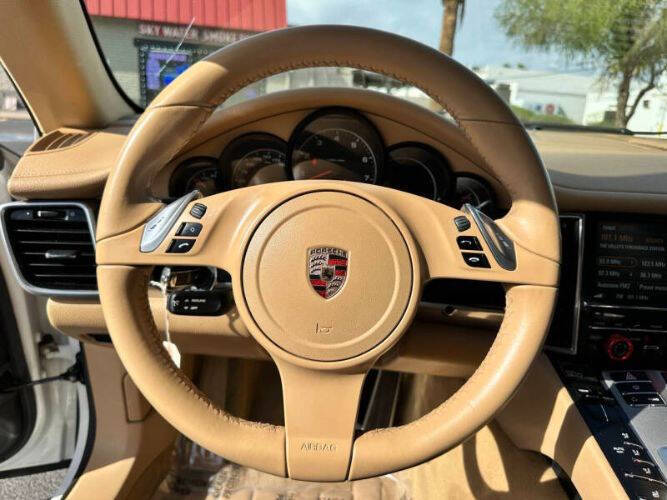 2011 Porsche Panamera 4