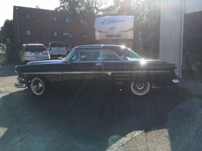 1954 Ford Crestline