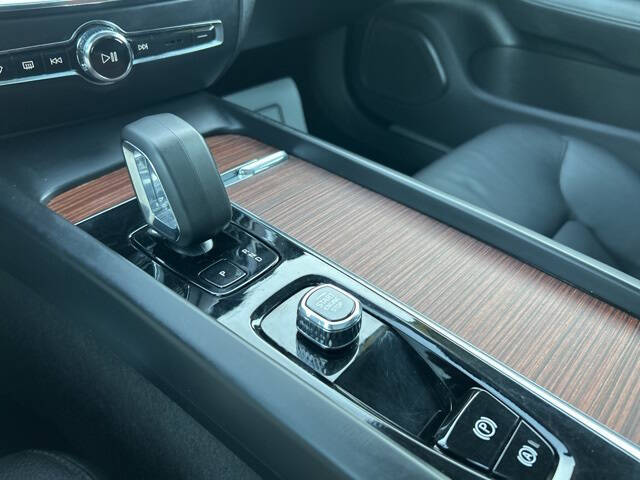 2024 Volvo V60 Cross Country B5 Plus