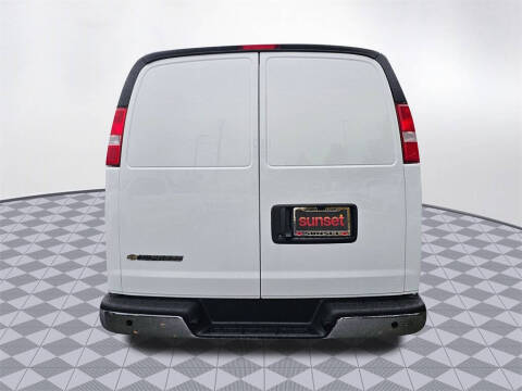 2025 Chevrolet Express 2500