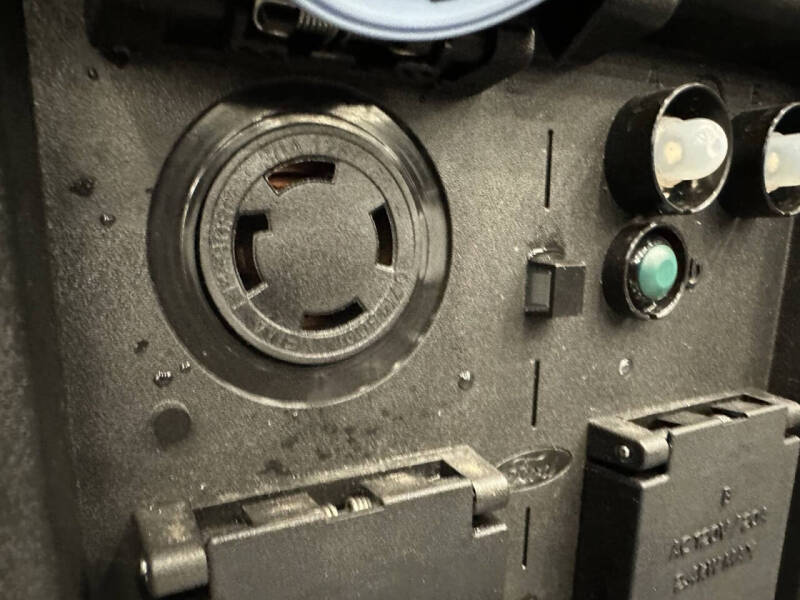 2023 Ford F-150 Lightning Platinum