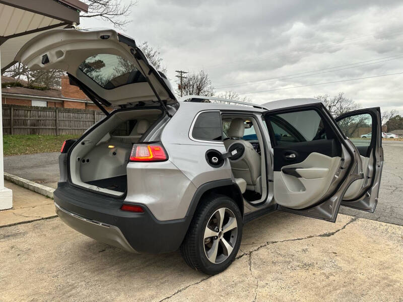 2020 Jeep Cherokee Limited photo 11