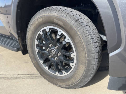 2025 Toyota Sequoia SR5