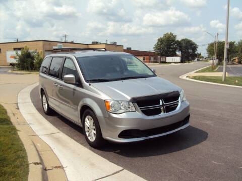 2015 Dodge Grand Caravan for sale at ARIANA MOTORS INC in Addison IL