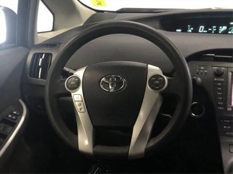 2010 Toyota Prius III