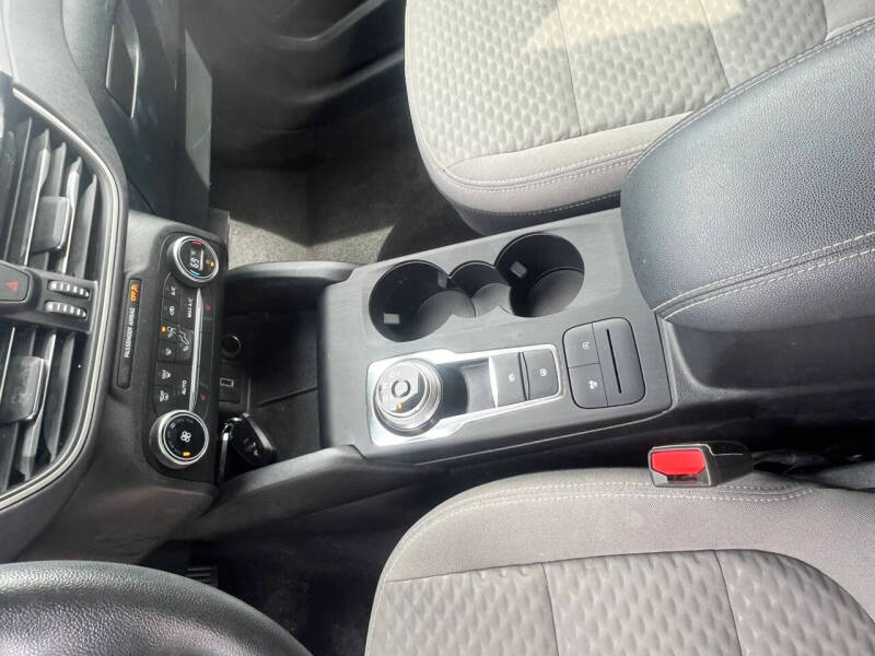 2020 Ford Escape SE