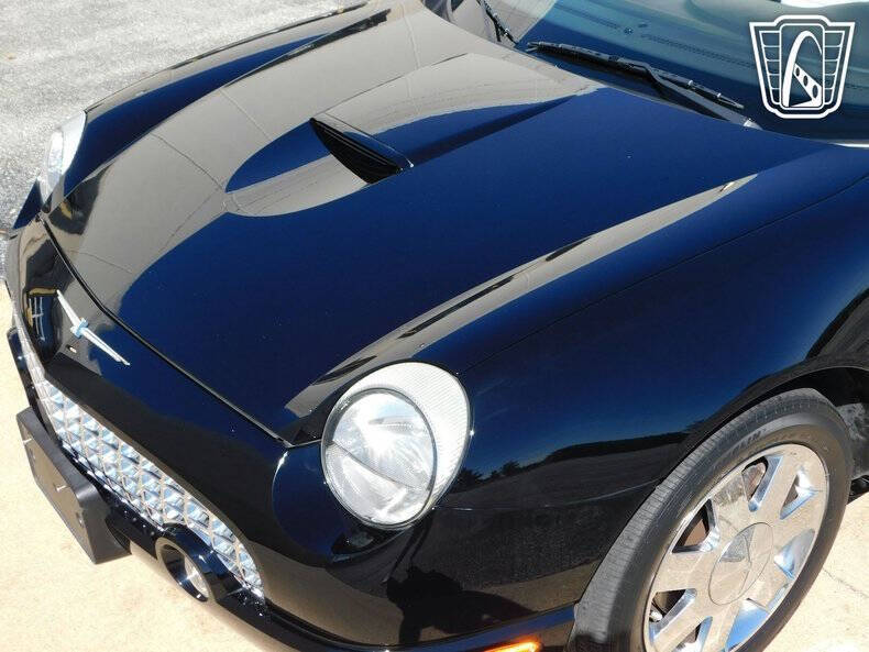 2002 Ford Thunderbird Deluxe