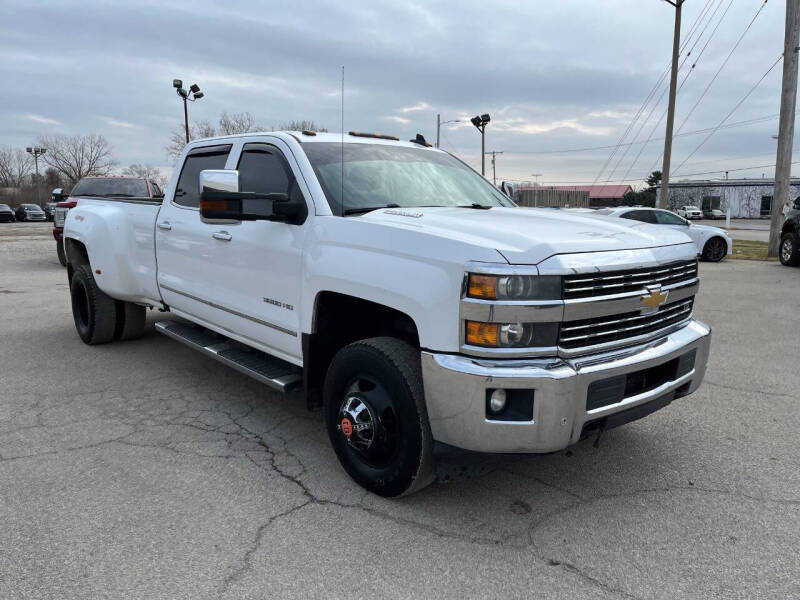 2015 Chevrolet Silverado 3500HD LTZ photo 5