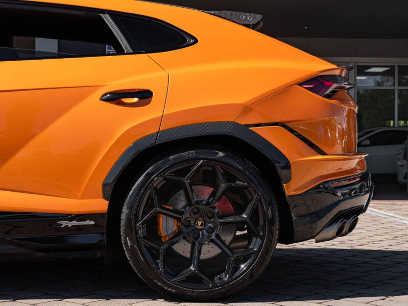 2023 Lamborghini Urus Performante