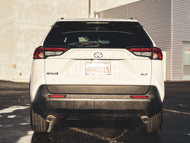 2020 Toyota RAV4 XLE