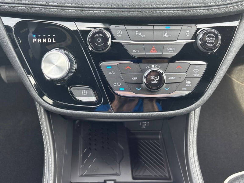2027 Chrysler Pacifica Limited