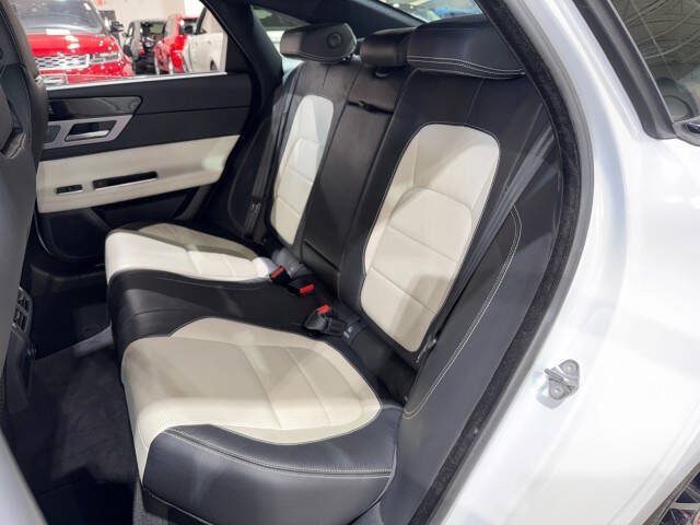 2016 Jaguar XF R-Sport