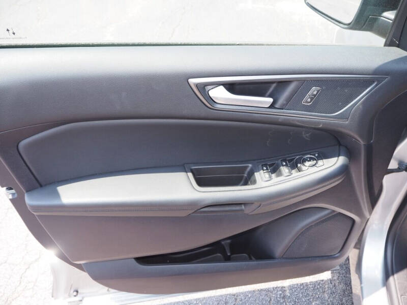 2020 Ford Edge SE