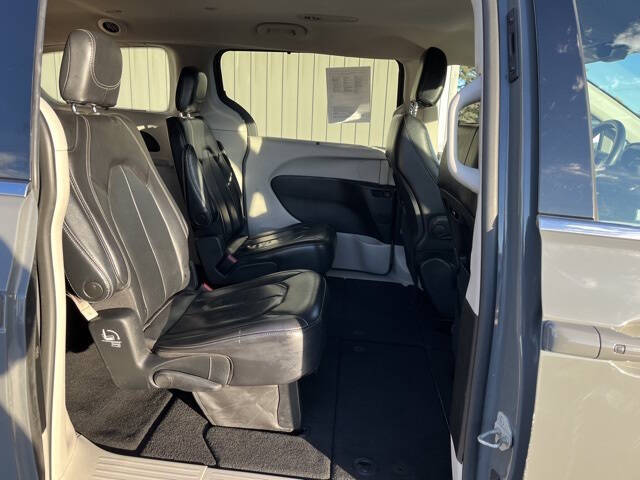 2022 Chrysler Pacifica Touring L