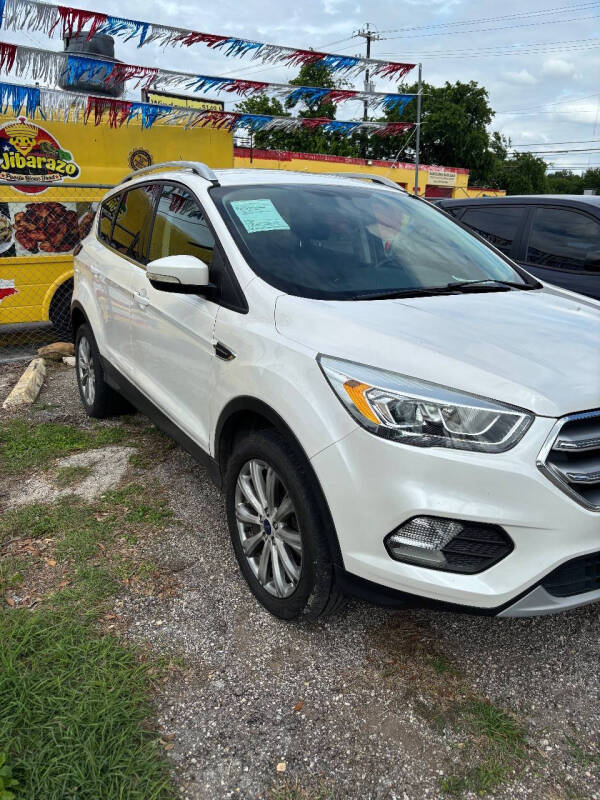 2017 Ford Escape Titanium's photo