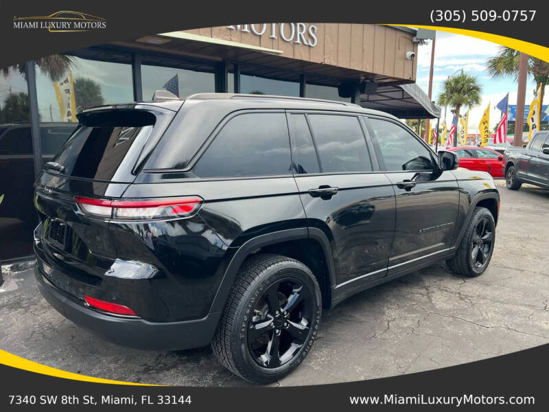 2022 Jeep Grand Cherokee Altitude