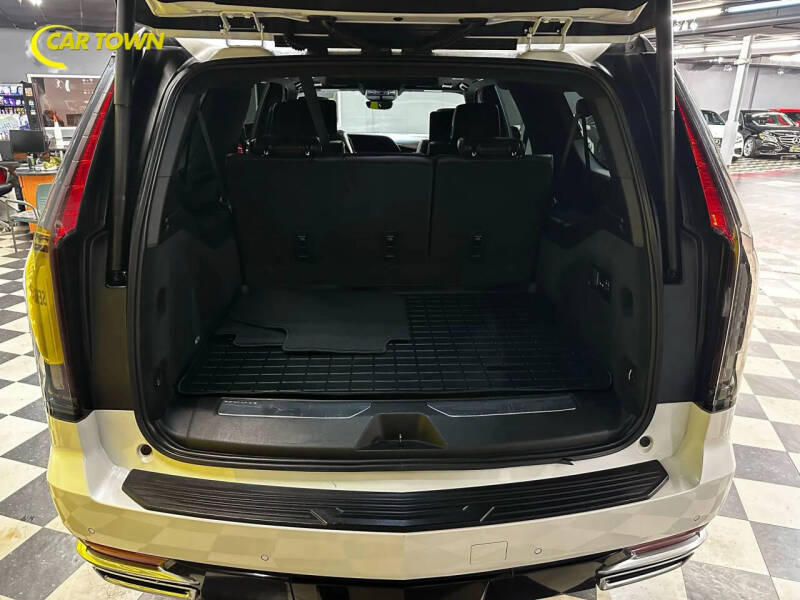 2022 Cadillac Escalade ESV Premium Luxury Platinum