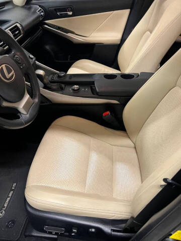 2015 Lexus IS 250