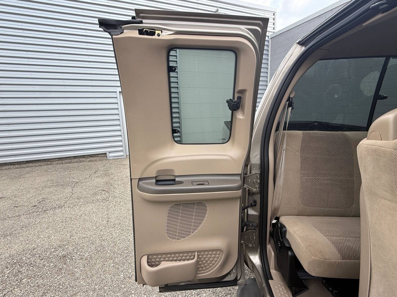2003 Ford F-250 Super Duty 34