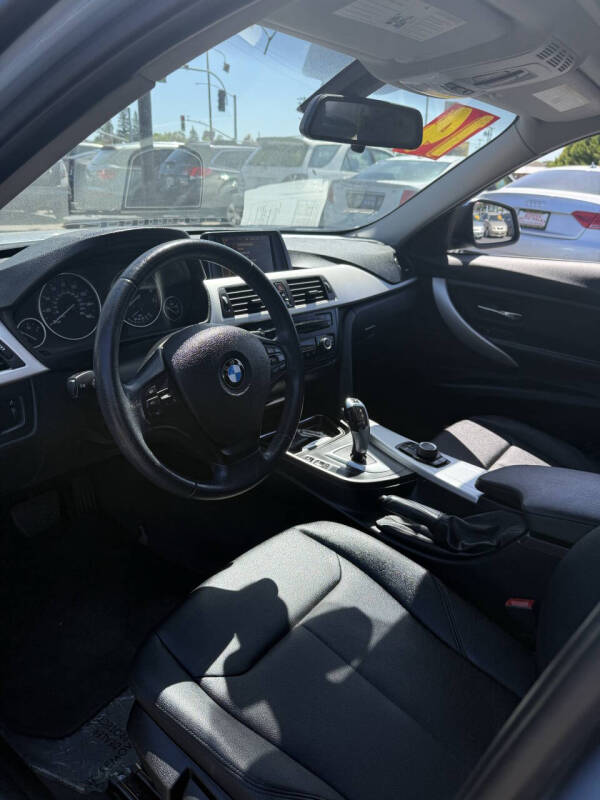 2014 BMW 3 Series 320i