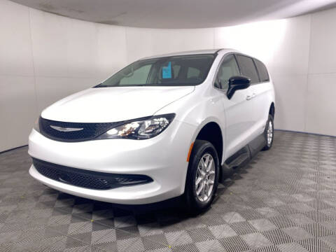 2024 Chrysler Voyager LX