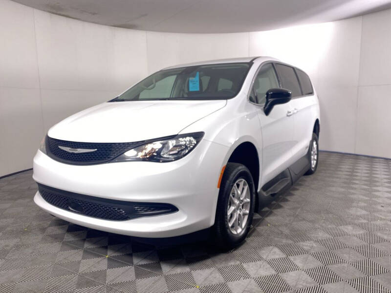 2024 Chrysler Voyager LX