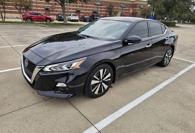 2022 Nissan Altima SL photo 1