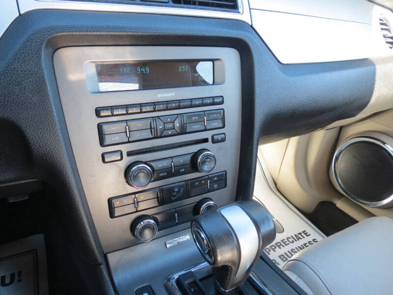 2011 Ford Mustang V6 Premium