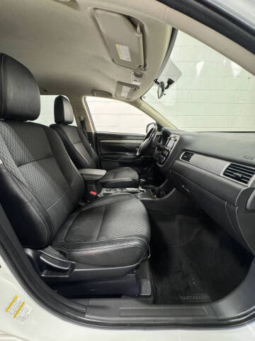 2015 Mitsubishi Outlander SE
