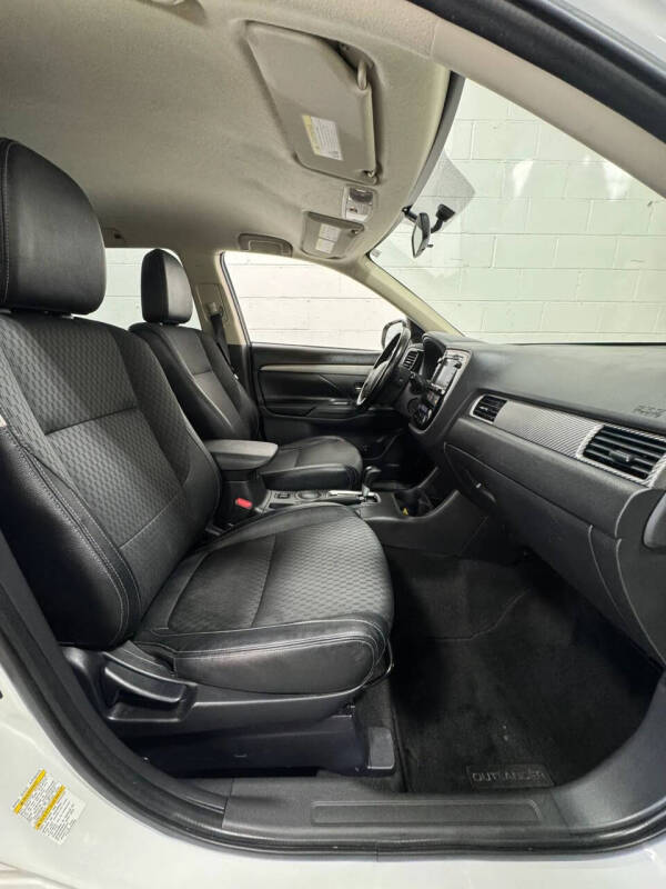 2015 Mitsubishi Outlander SE