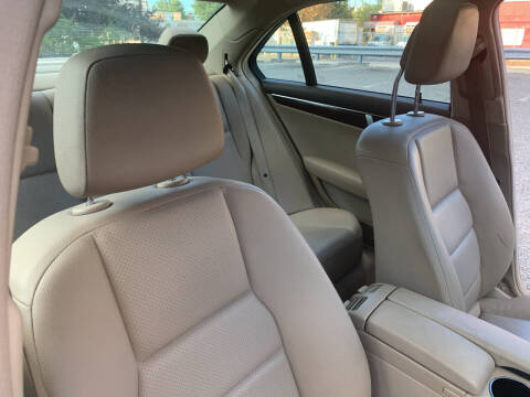 2013 Mercedes-Benz C-Class C 300 Luxury 4MATIC