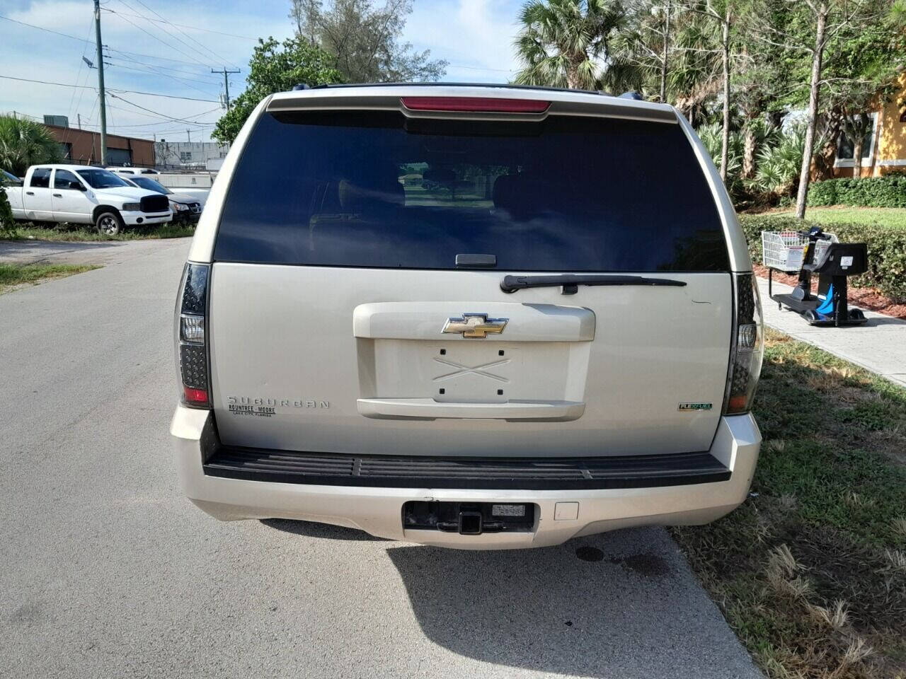 2011 Chevrolet Suburban SUV - $6,950