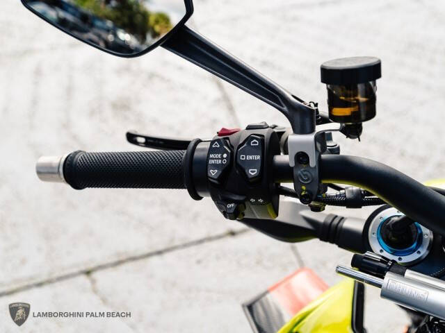 2023 Ducati STREETFIGHTER