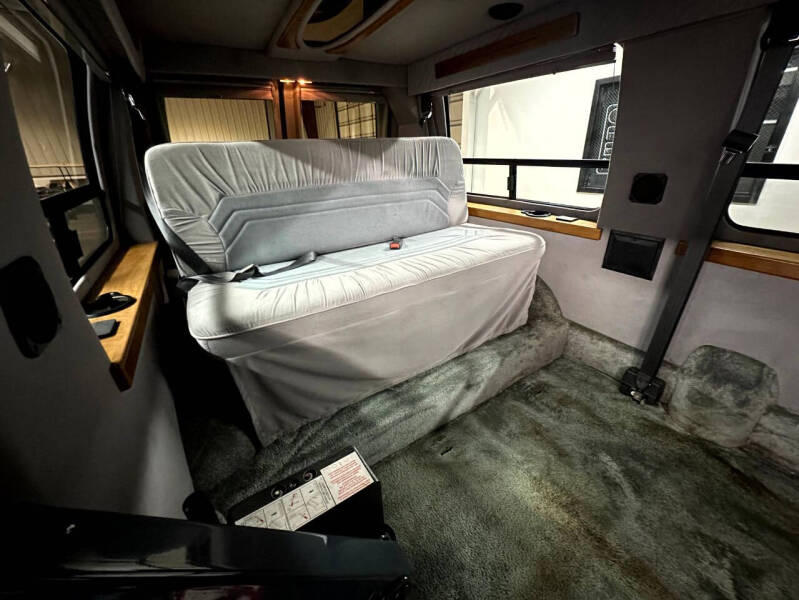 2002 Ford E-Series E-250 SD