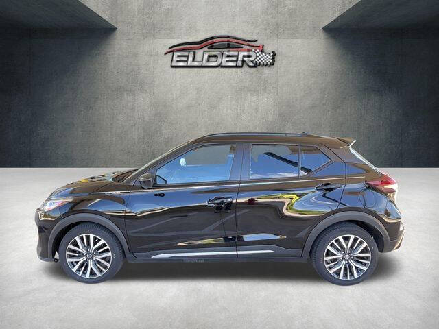 2021 Nissan Kicks SR