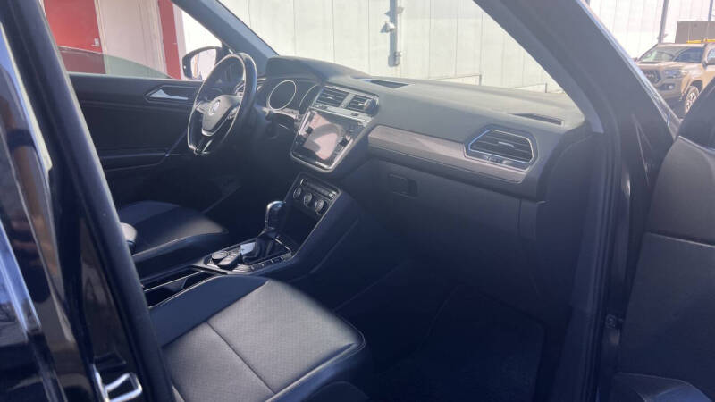 2018 Volkswagen Tiguan 2.0T SEL 4Motion