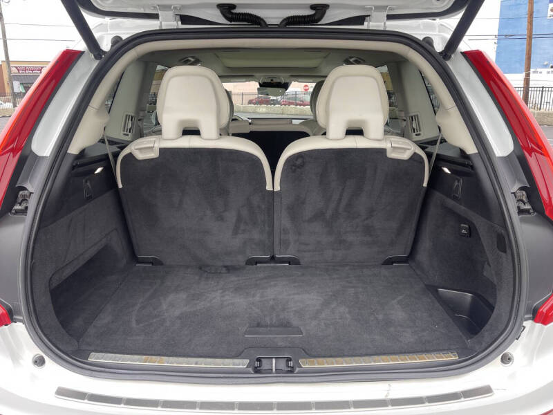 2019 Volvo XC90 T5 Momentum