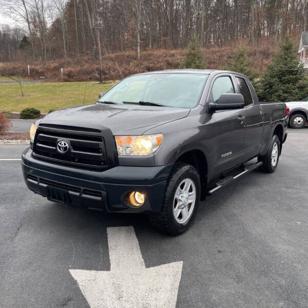 Toyota Tundra's photo