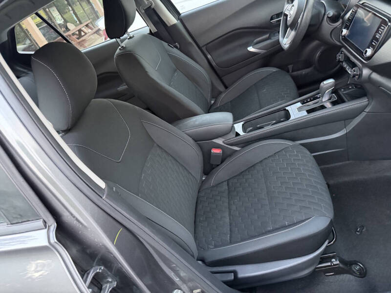 2022 Nissan Kicks SV