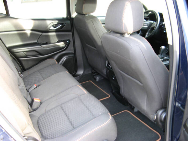 2017 GMC Acadia SLE-2