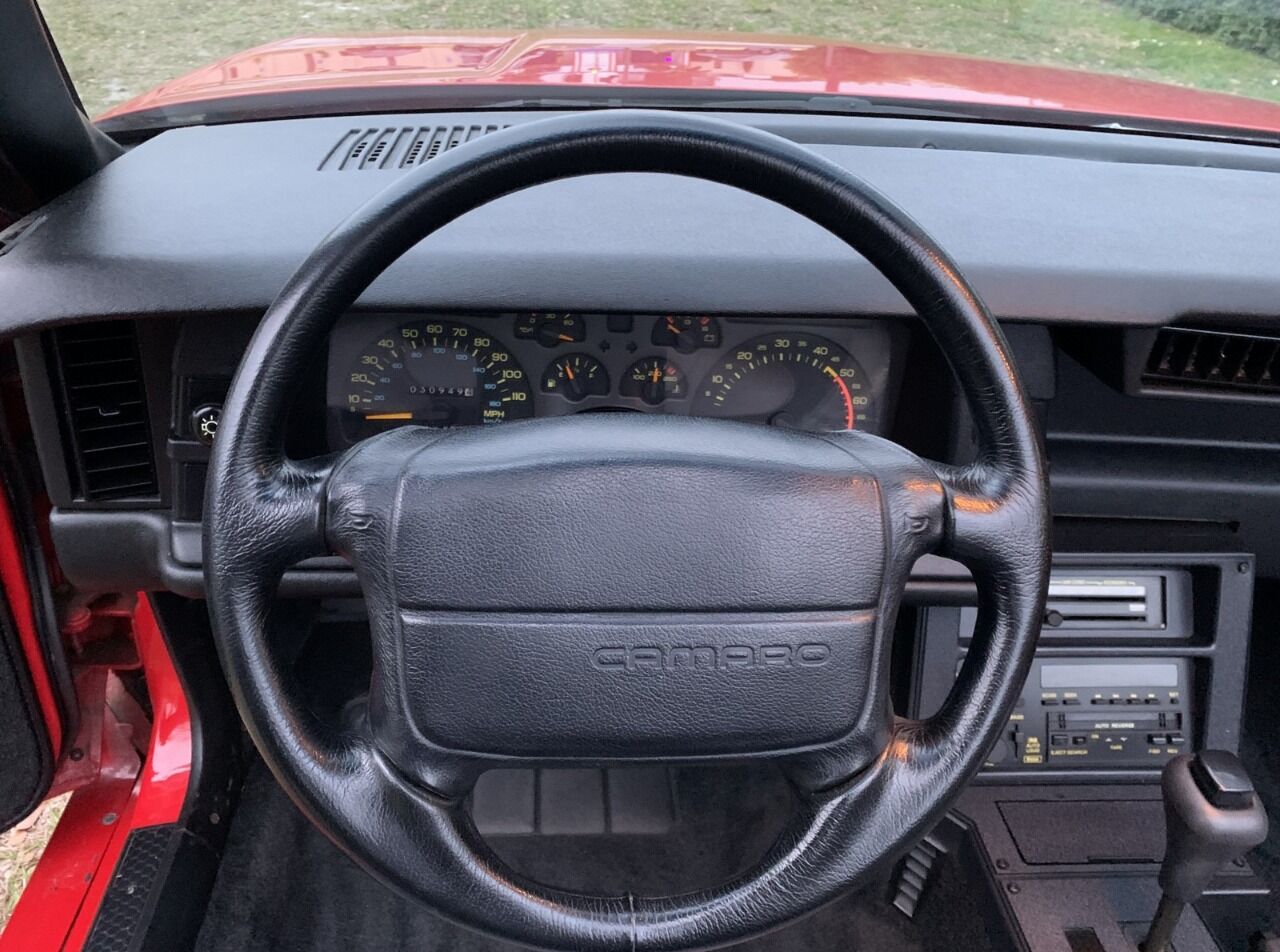 1991 Chevrolet Camaro 27