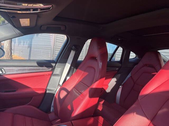 2023 Porsche Panamera 4