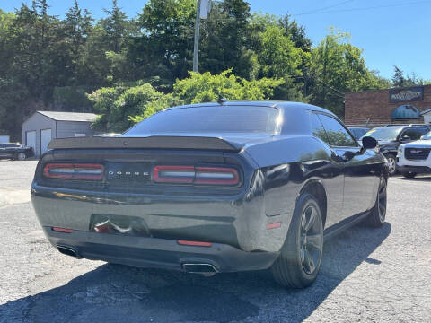 2015 Dodge Challenger SXT Plus