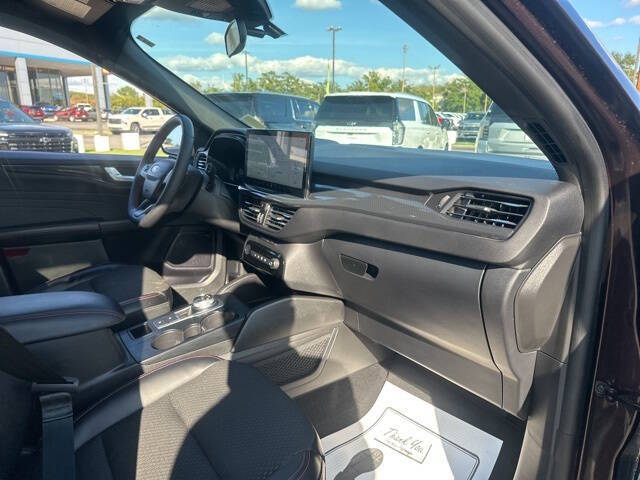 2023 Ford Escape ST-Line Select