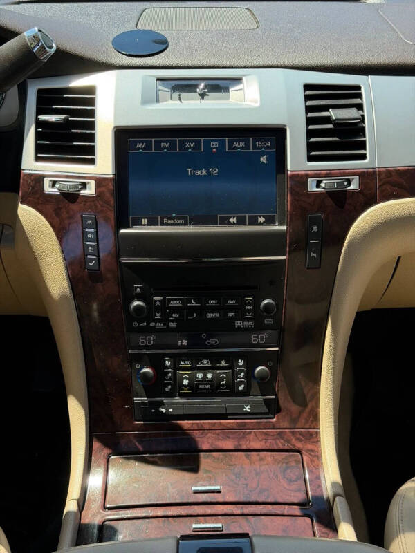 2011 Cadillac Escalade Premium