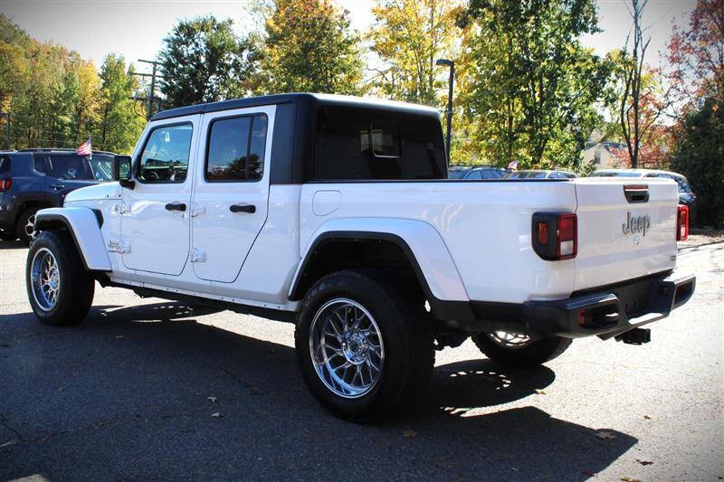 2022 Jeep Gladiator Overland