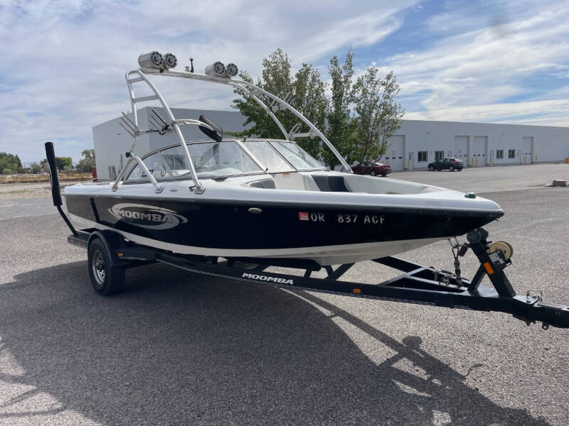 2005 Moomba Outback