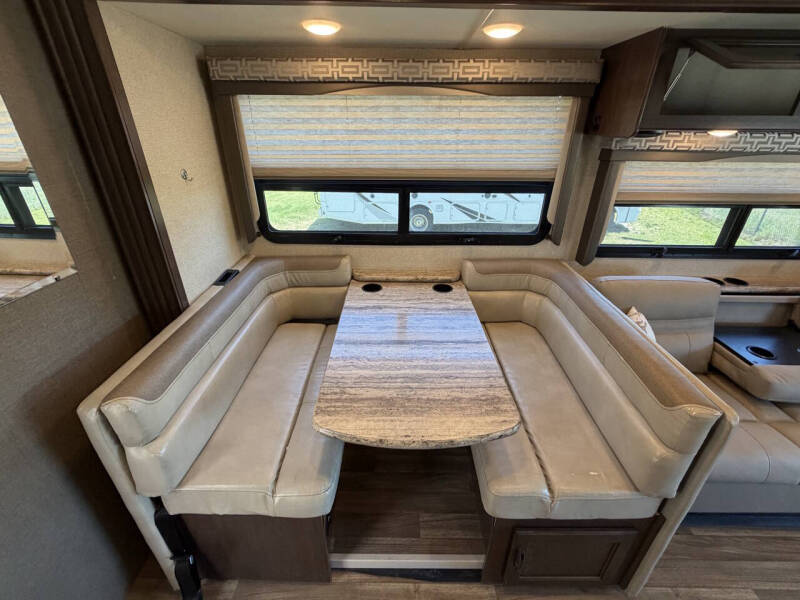 2018 Thor Motor Coach Ace 30.3