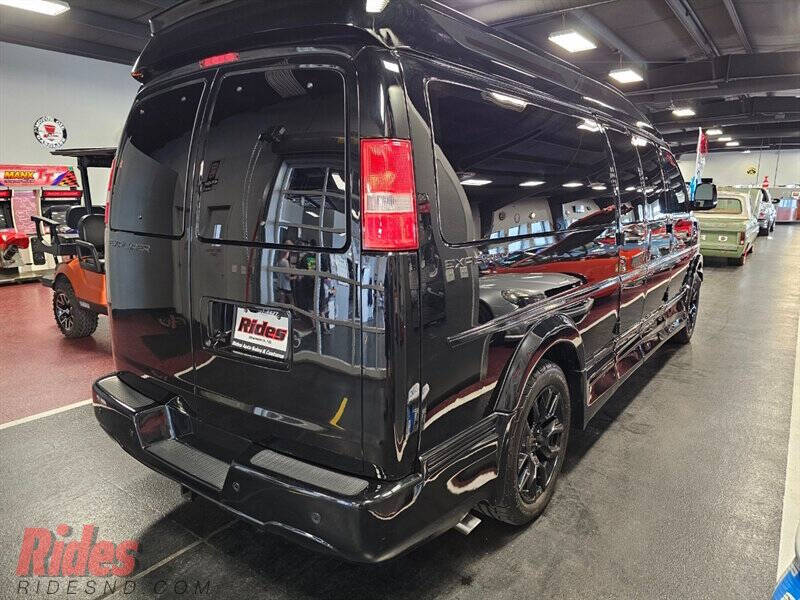 2022 Chevrolet Express 2500