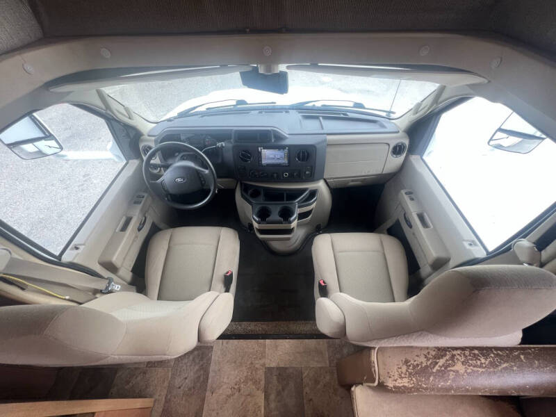 2013 Forest River SUNSEEKER 3050S